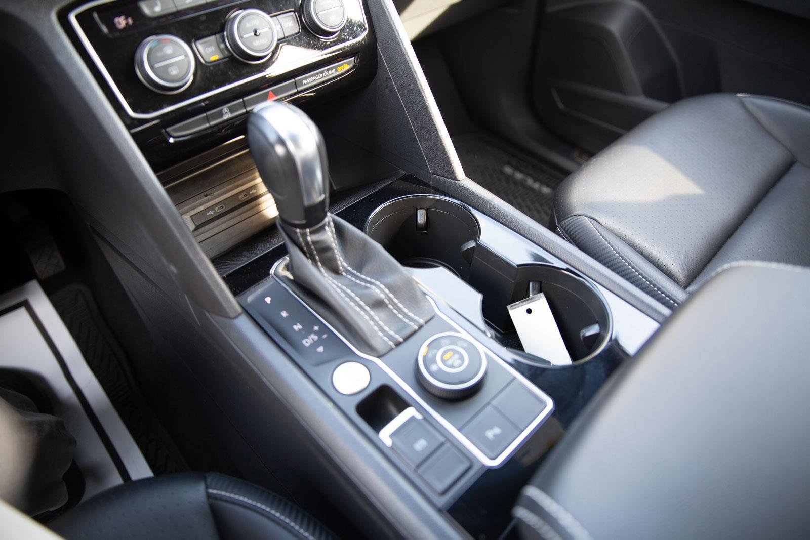 Used 2022 Volkswagen Atlas Cross Sport SE image 15