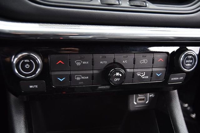 Used 2023 Jeep Compass Limited image 16