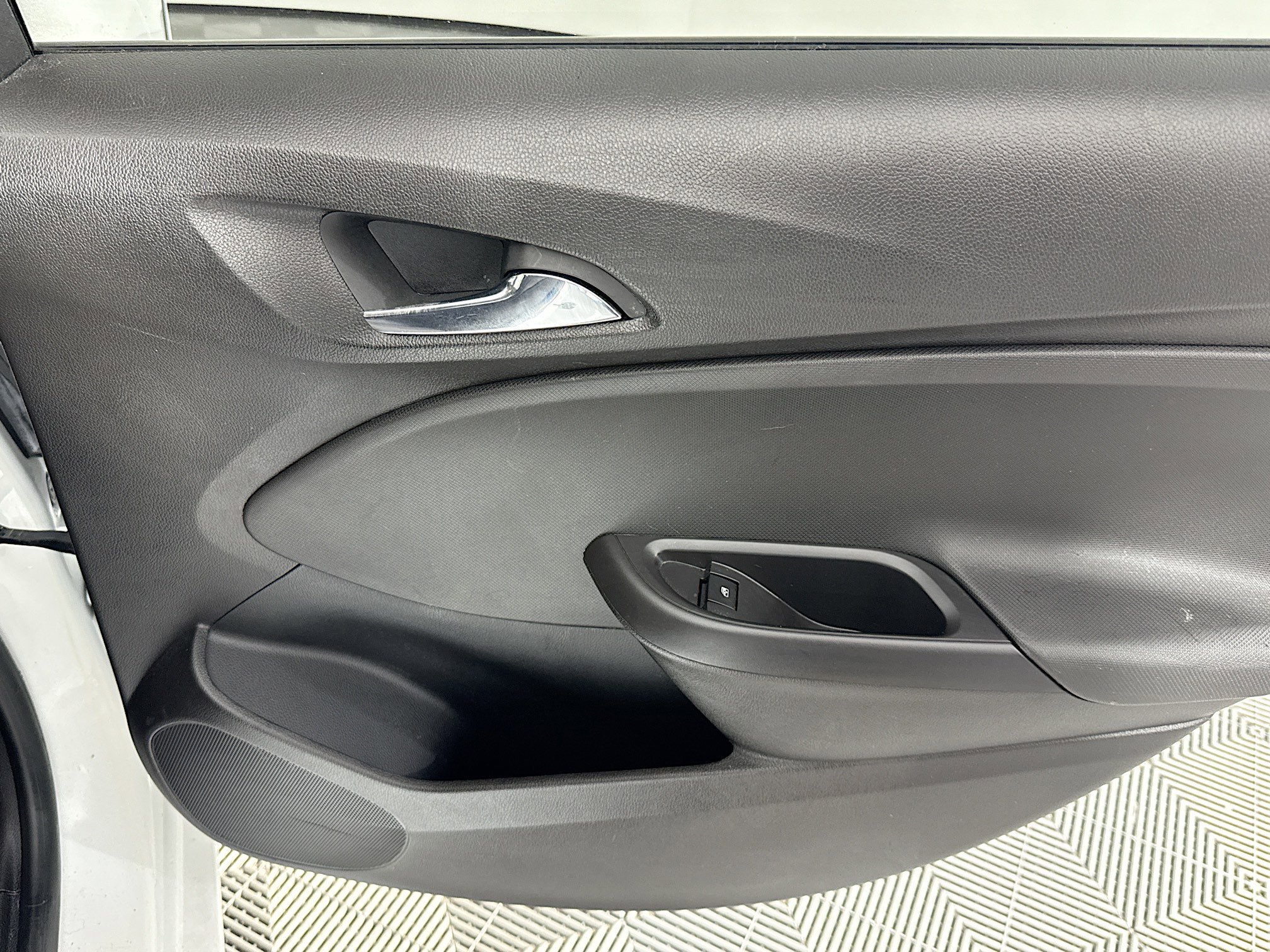 Used 2018 Chevrolet Cruze LS image 22