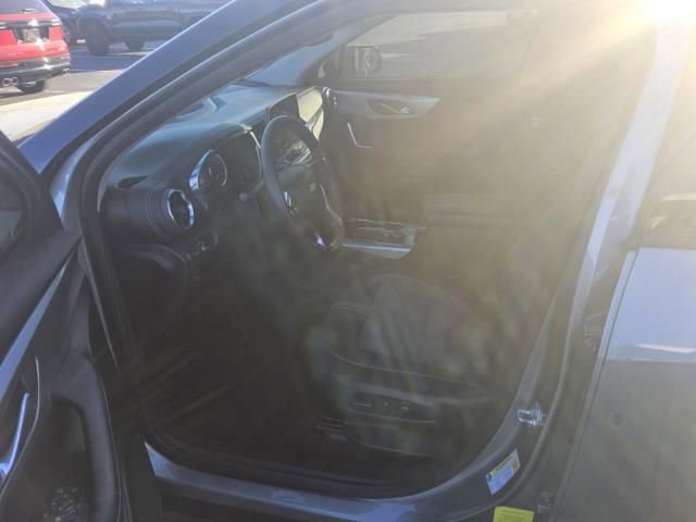 Used 2023 Chevrolet Blazer LT w/ Convenience Package FWD image 3