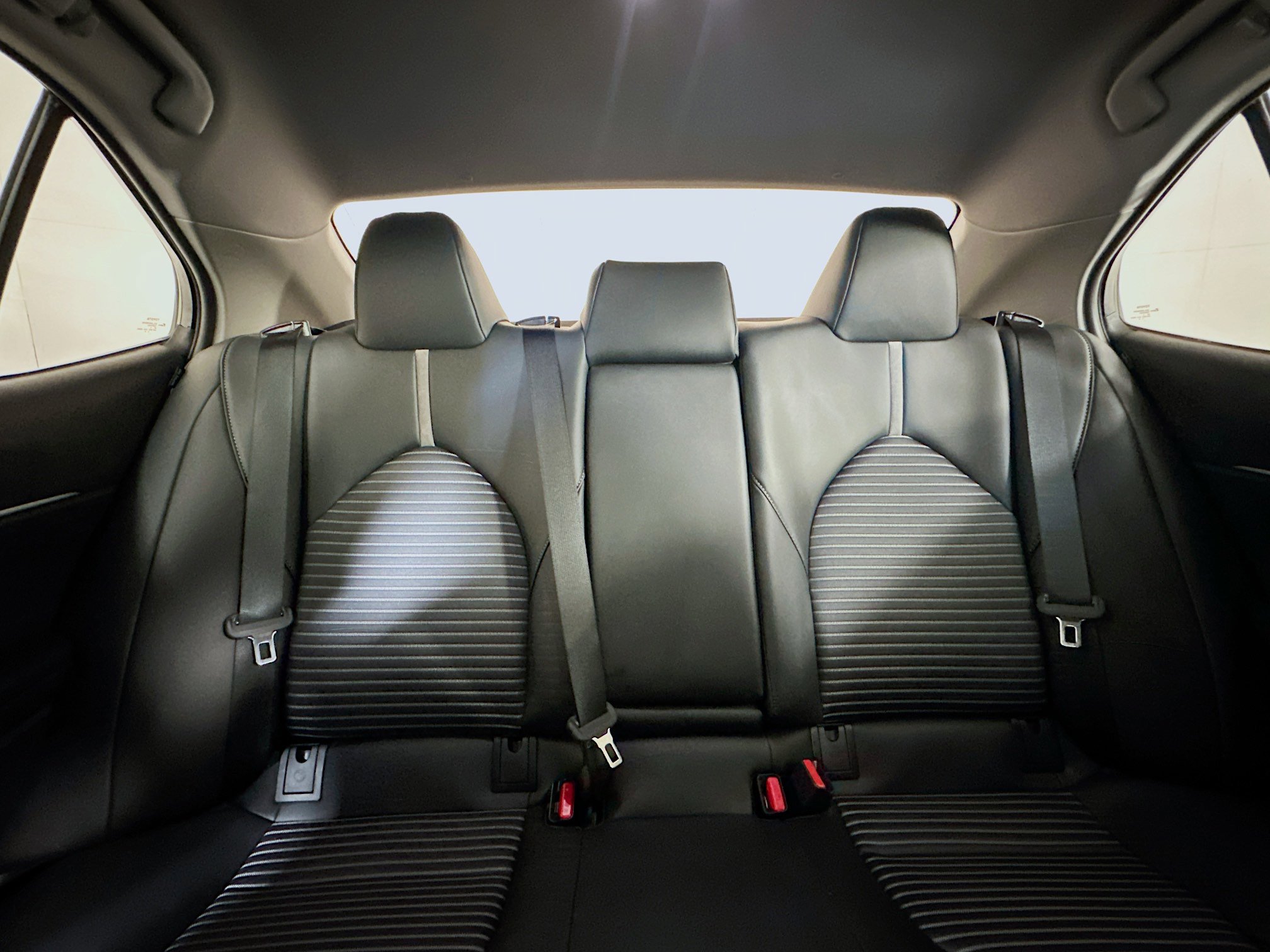 Used 2024 Toyota Camry SE image 29