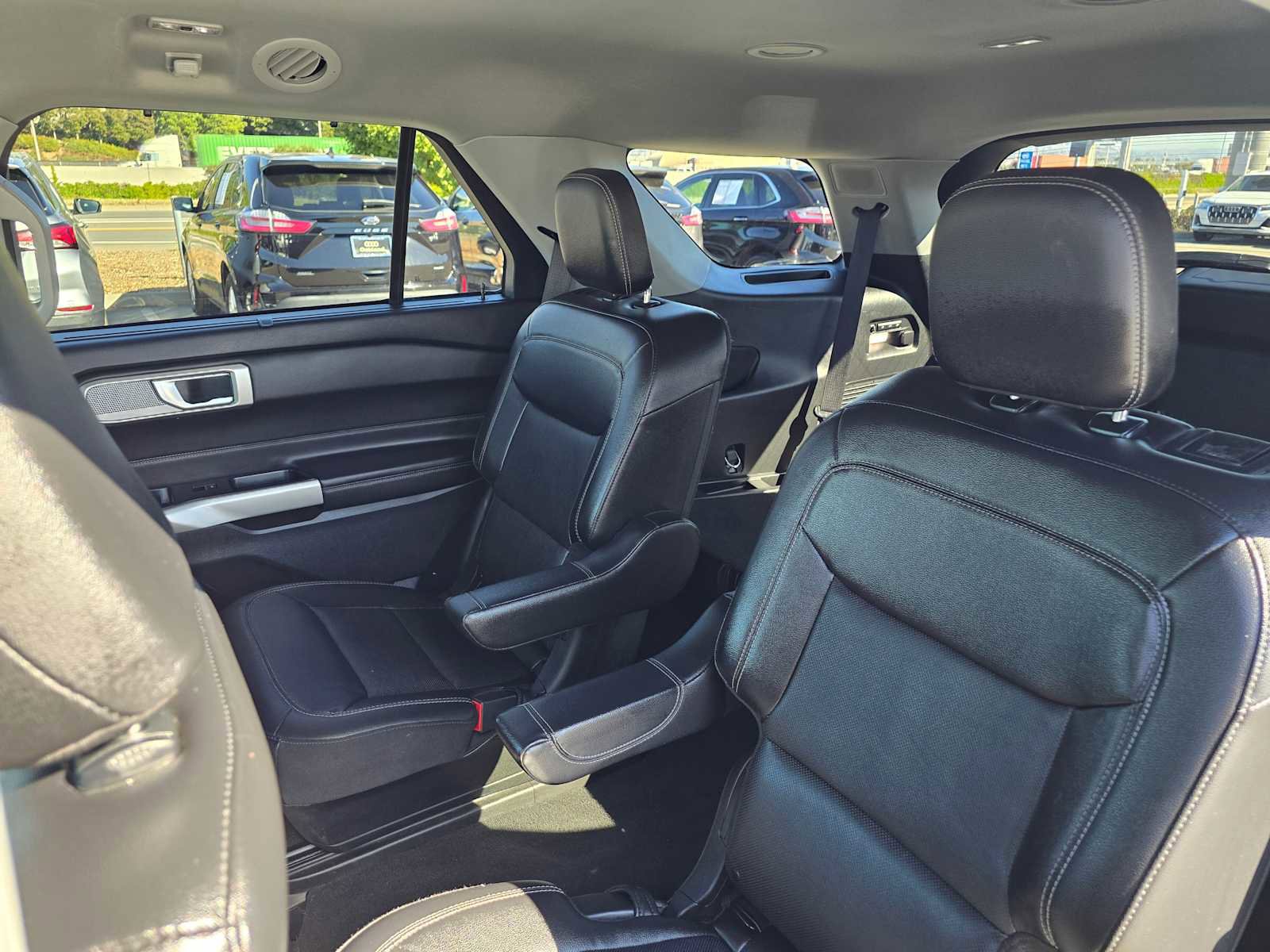 Used 2023 Ford Explorer Limited w/ Equipment Group 301A image 19