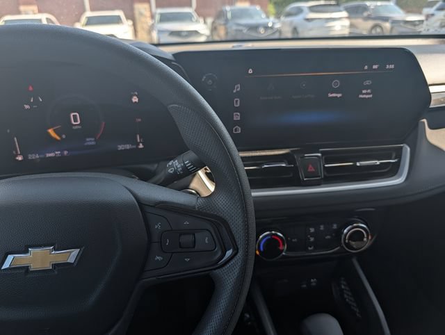 Used 2025 Chevrolet TrailBlazer LT AWD/4WD image 40