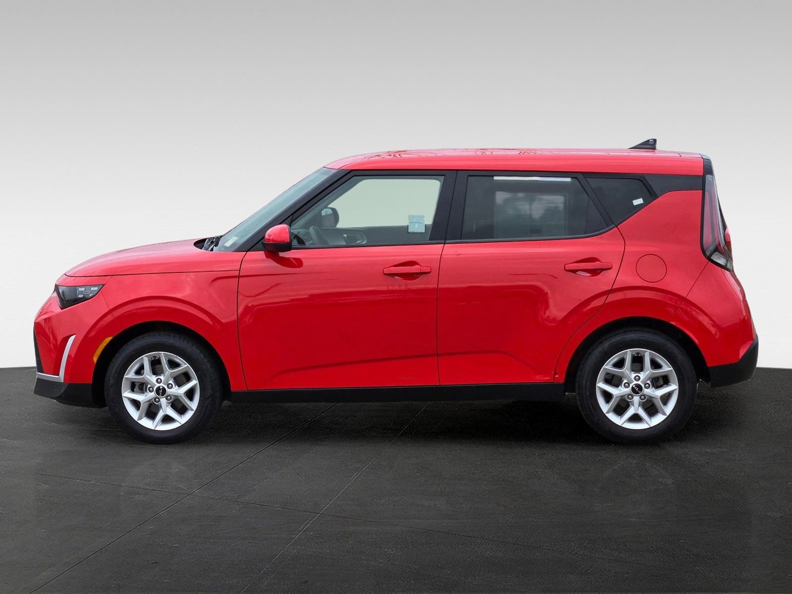 Used 2023 Kia Soul LX w/ Option Group 015 image 7