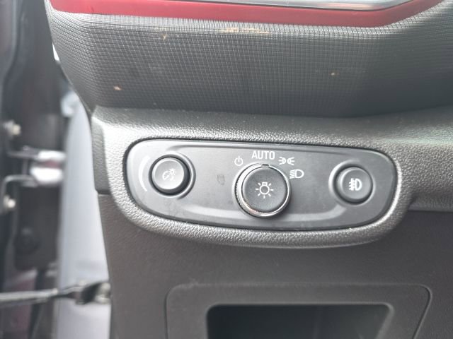 Used 2021 Chevrolet TrailBlazer RS w/ Convenience Package image 13