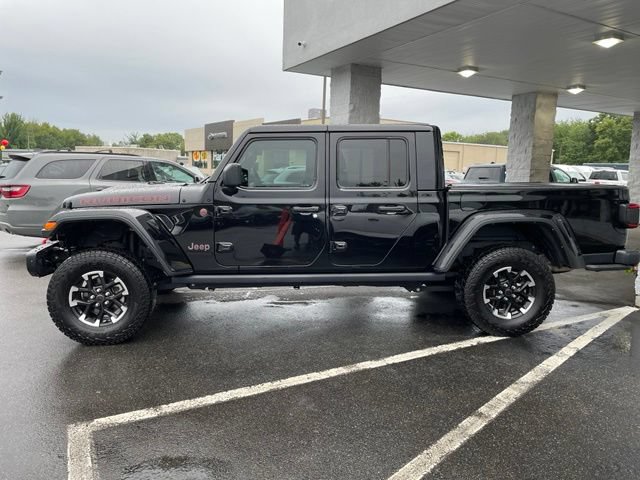 Used 2024 Jeep Gladiator Rubicon AWD/4WD image 8