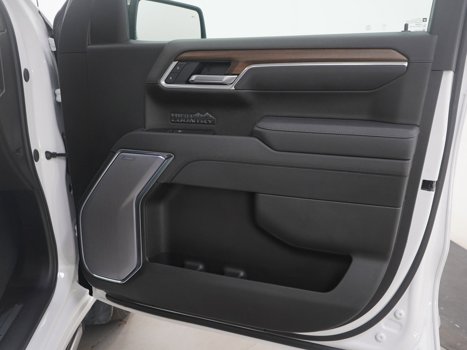 Used 2025 Chevrolet Silverado 1500 High Country image 9