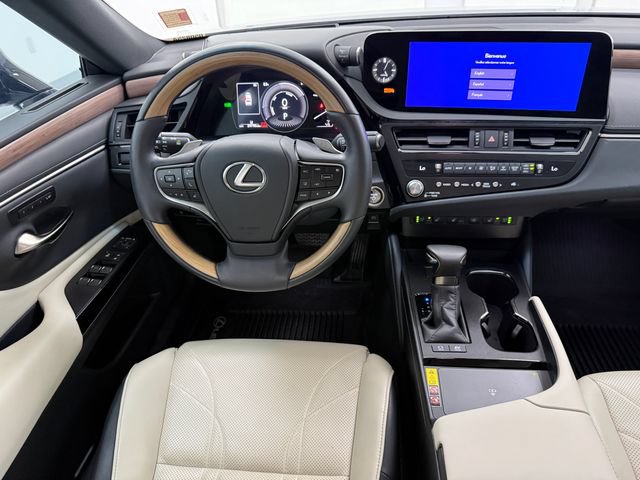 Used 2025 Lexus ES 300h w/ Technology Package FWD image 32