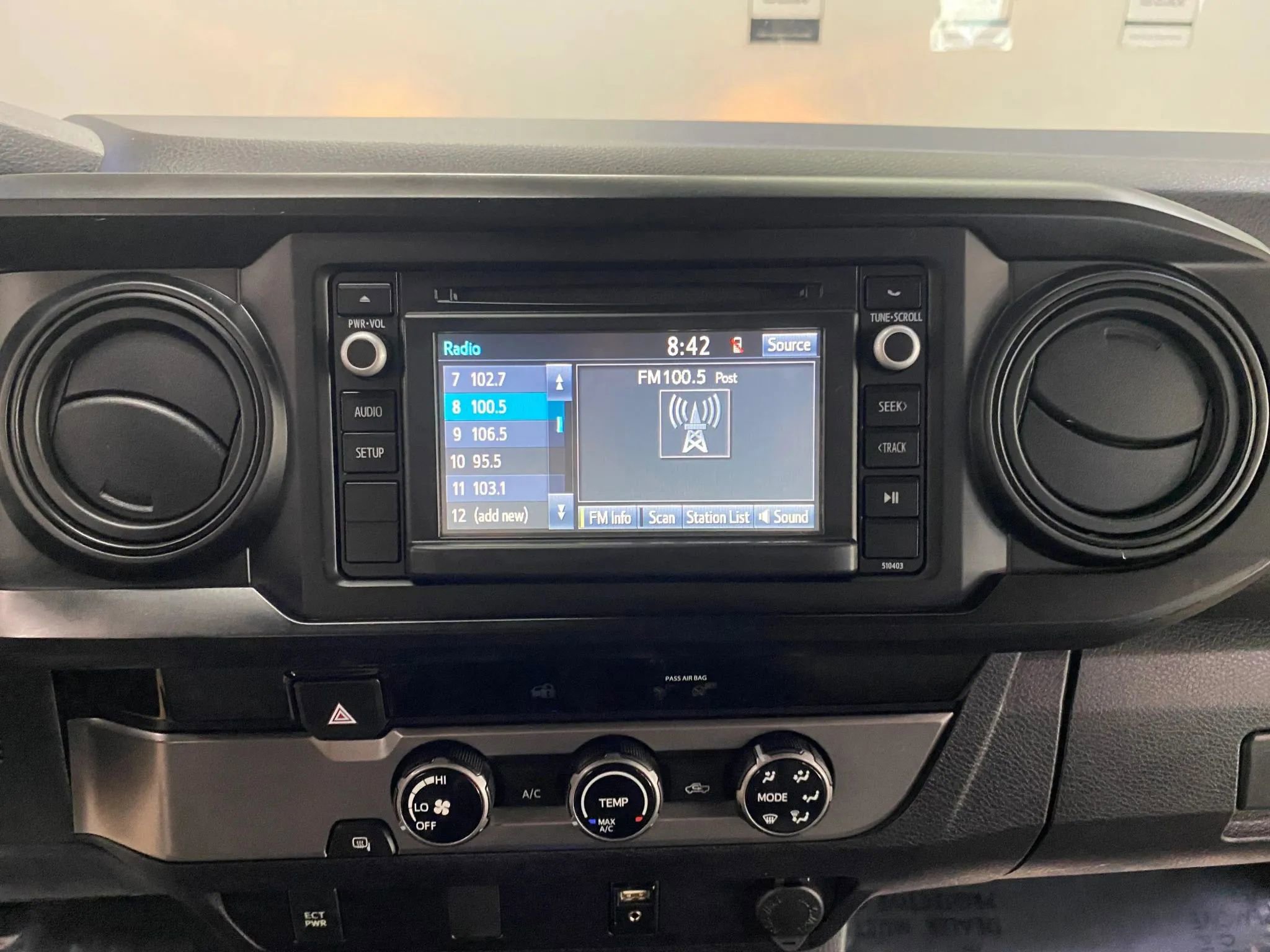 Used 2022 Toyota Tacoma SR image 14