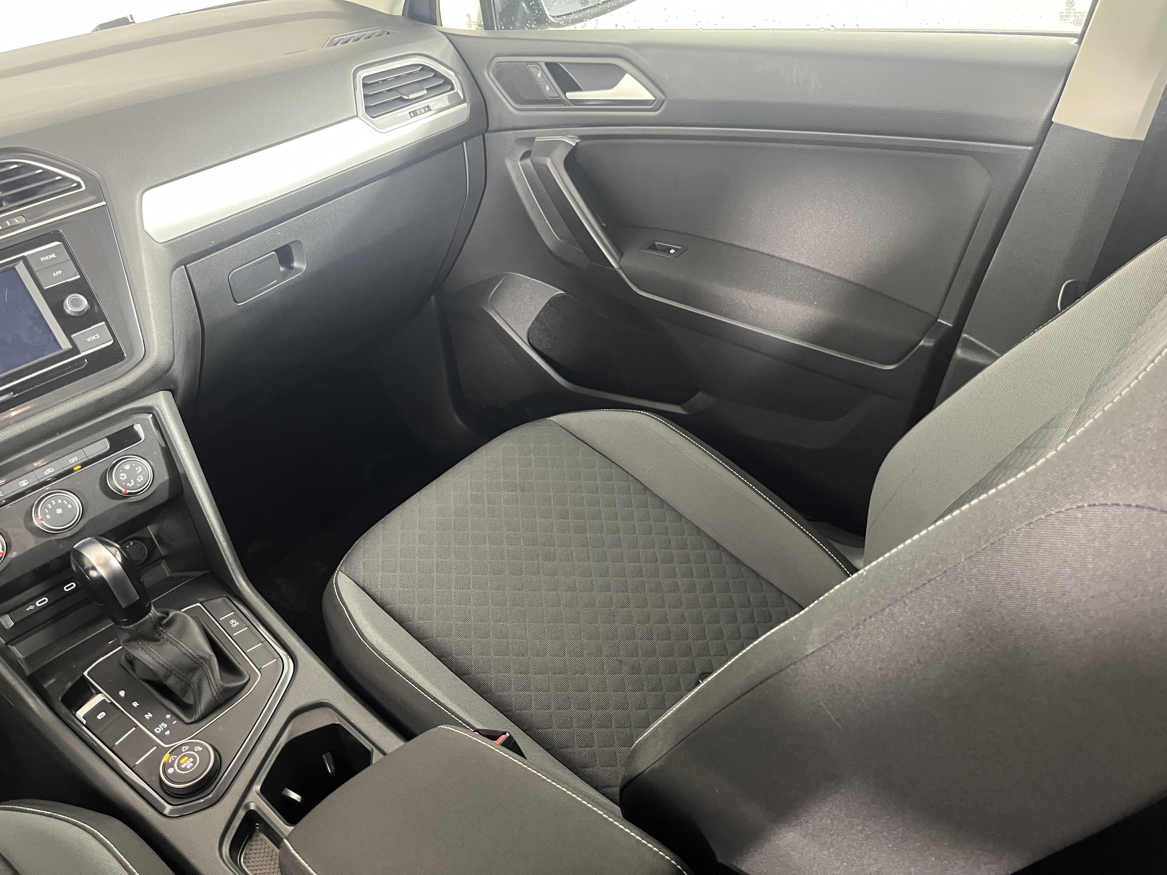 Used 2021 Volkswagen Tiguan S image 11