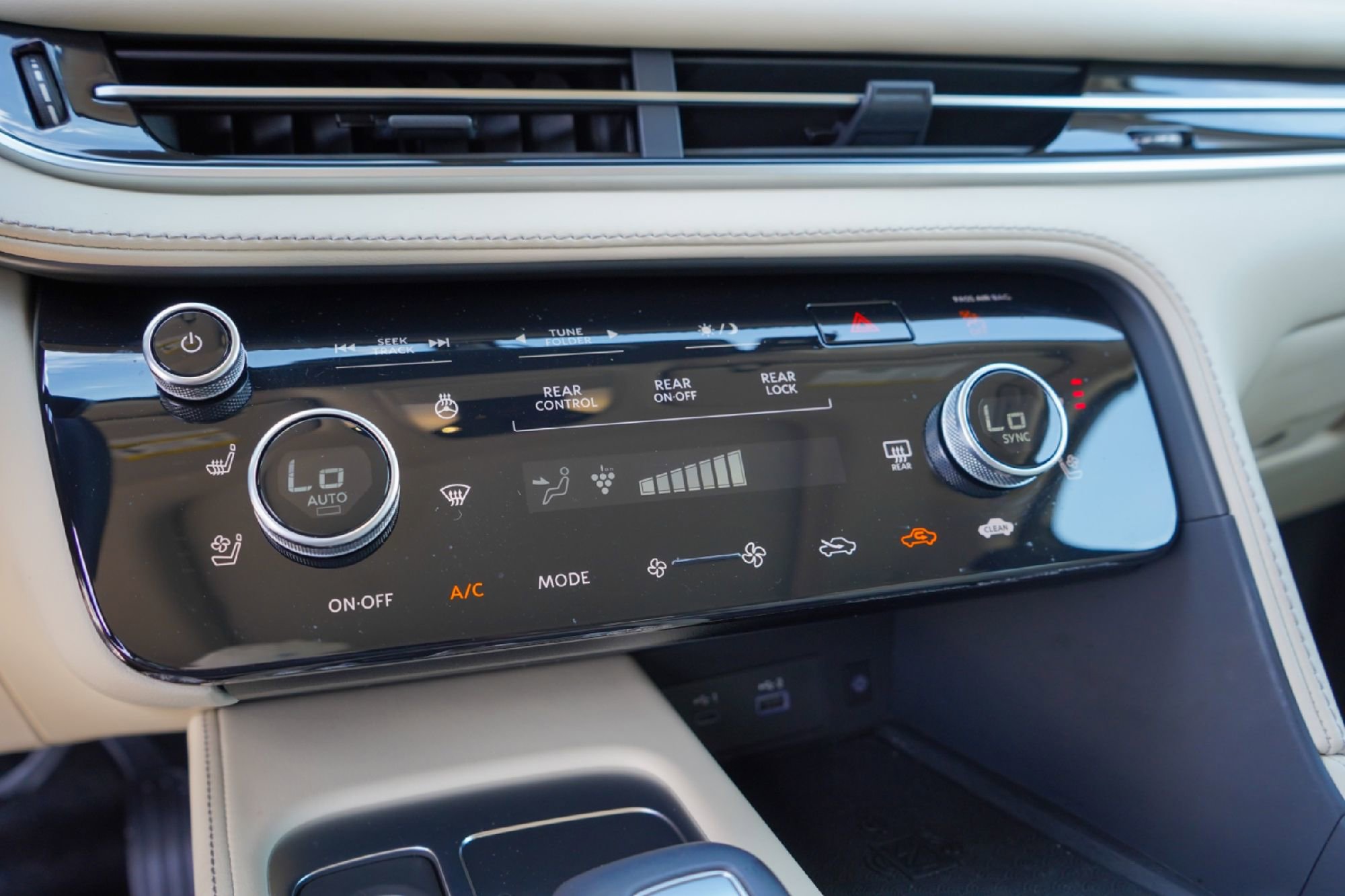 Certified 2025 INFINITI QX60 Sensory w/ Lighting Package (N94) image 16