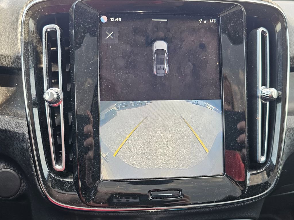 Used 2023 Volvo C40 P8 Recharge Ultimate image 9