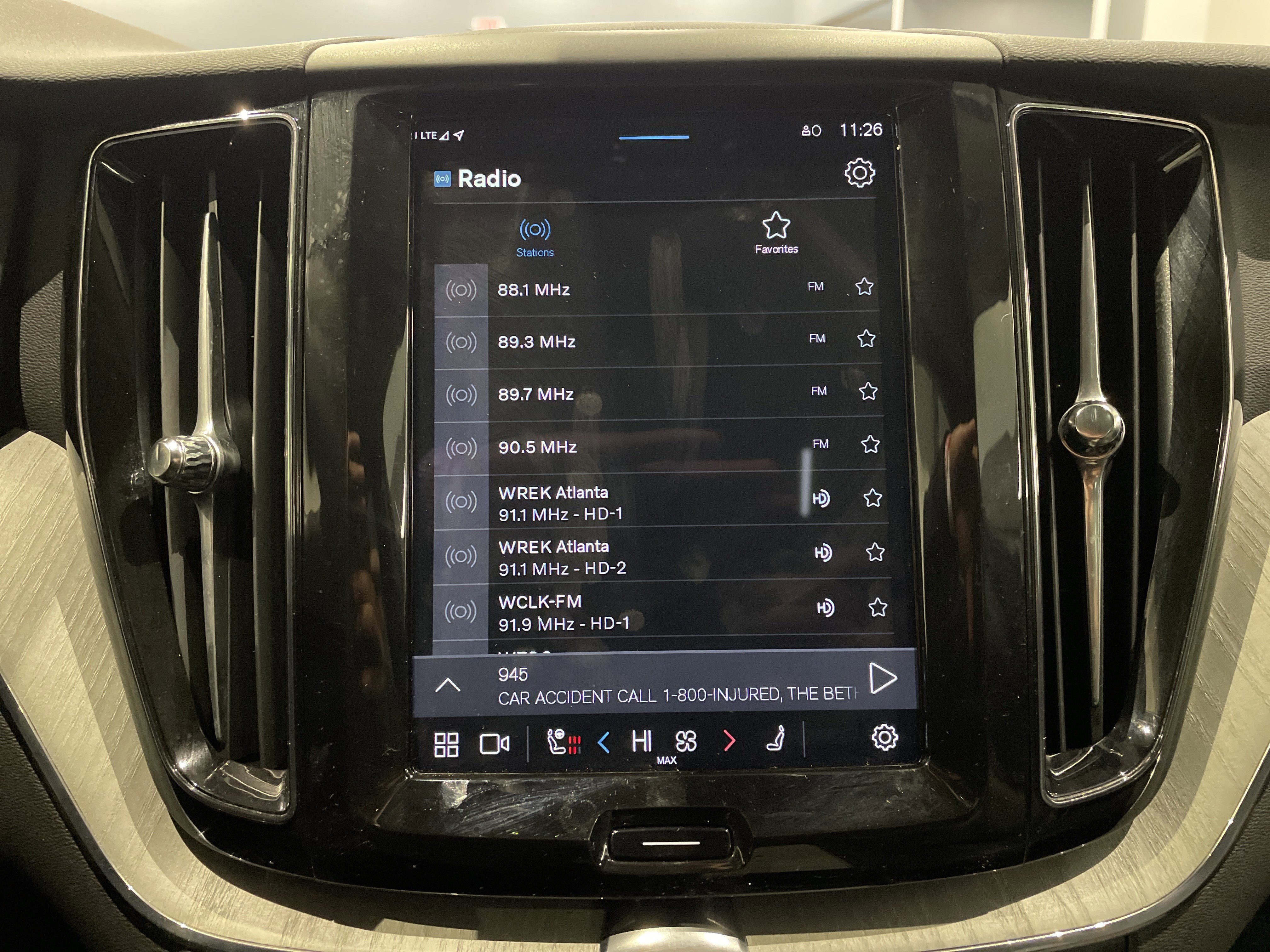 Used 2025 Volvo XC60 B5 Plus image 25