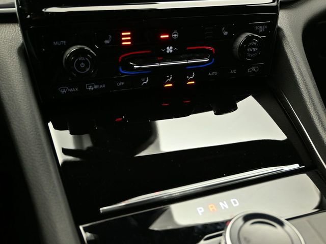 New 2025 Jeep Grand Cherokee L Laredo image 39