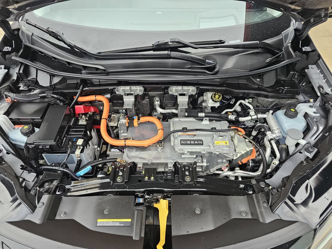 Used 2023 Nissan Ariya FWD image 29