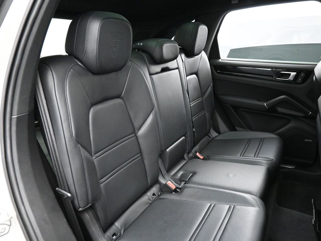 Certified 2023 Porsche Cayenne image 27