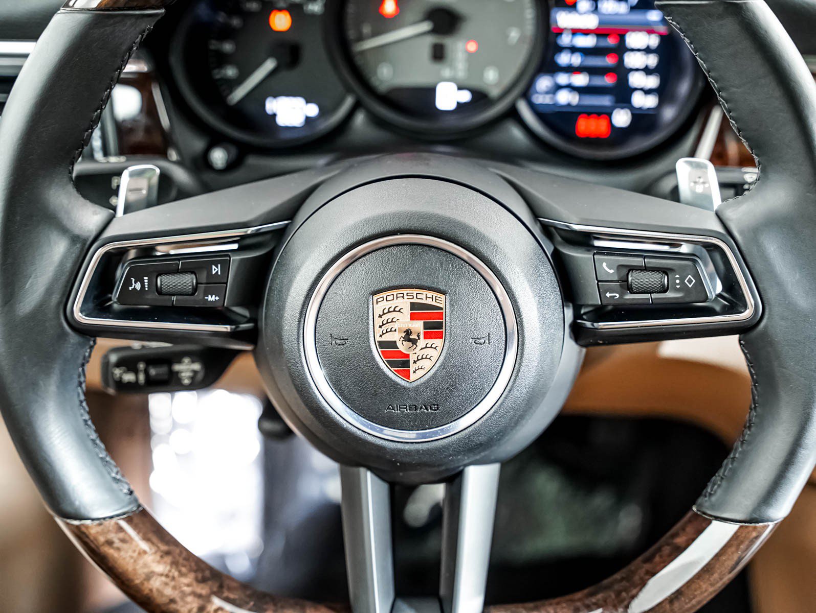 Certified 2025 Porsche Macan S AWD/4WD image 17