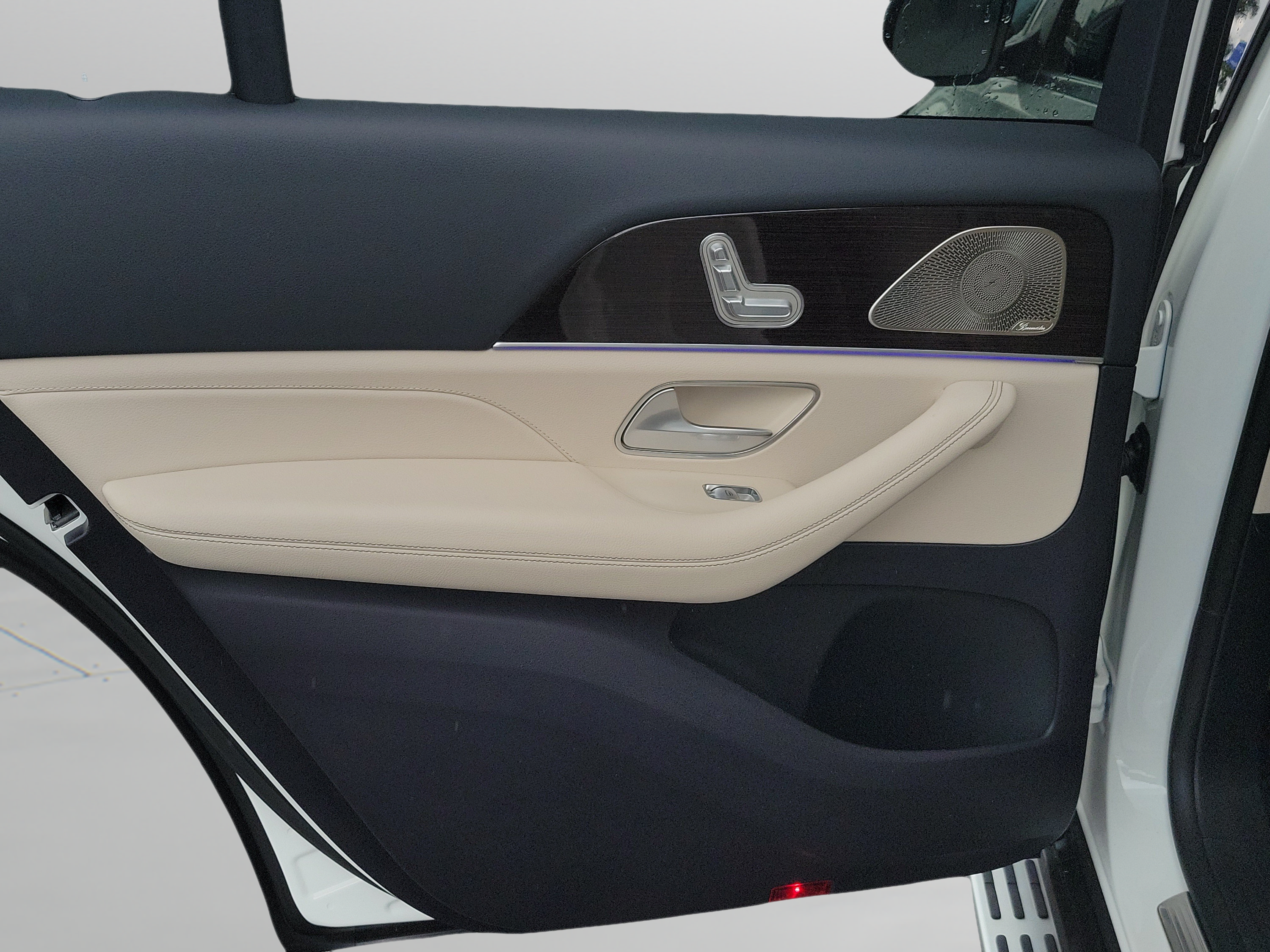 New 2026 Mercedes-Benz GLS 450 4MATIC image 7