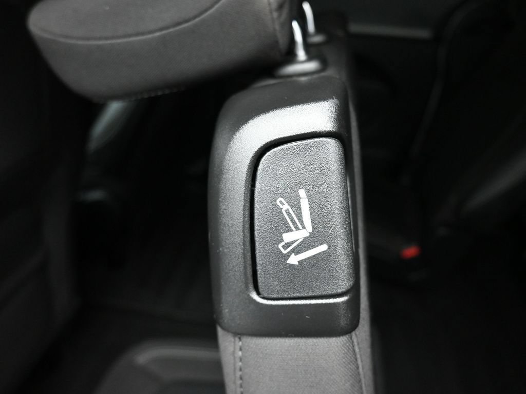 Used 2024 Chrysler Pacifica Touring FWD image 41