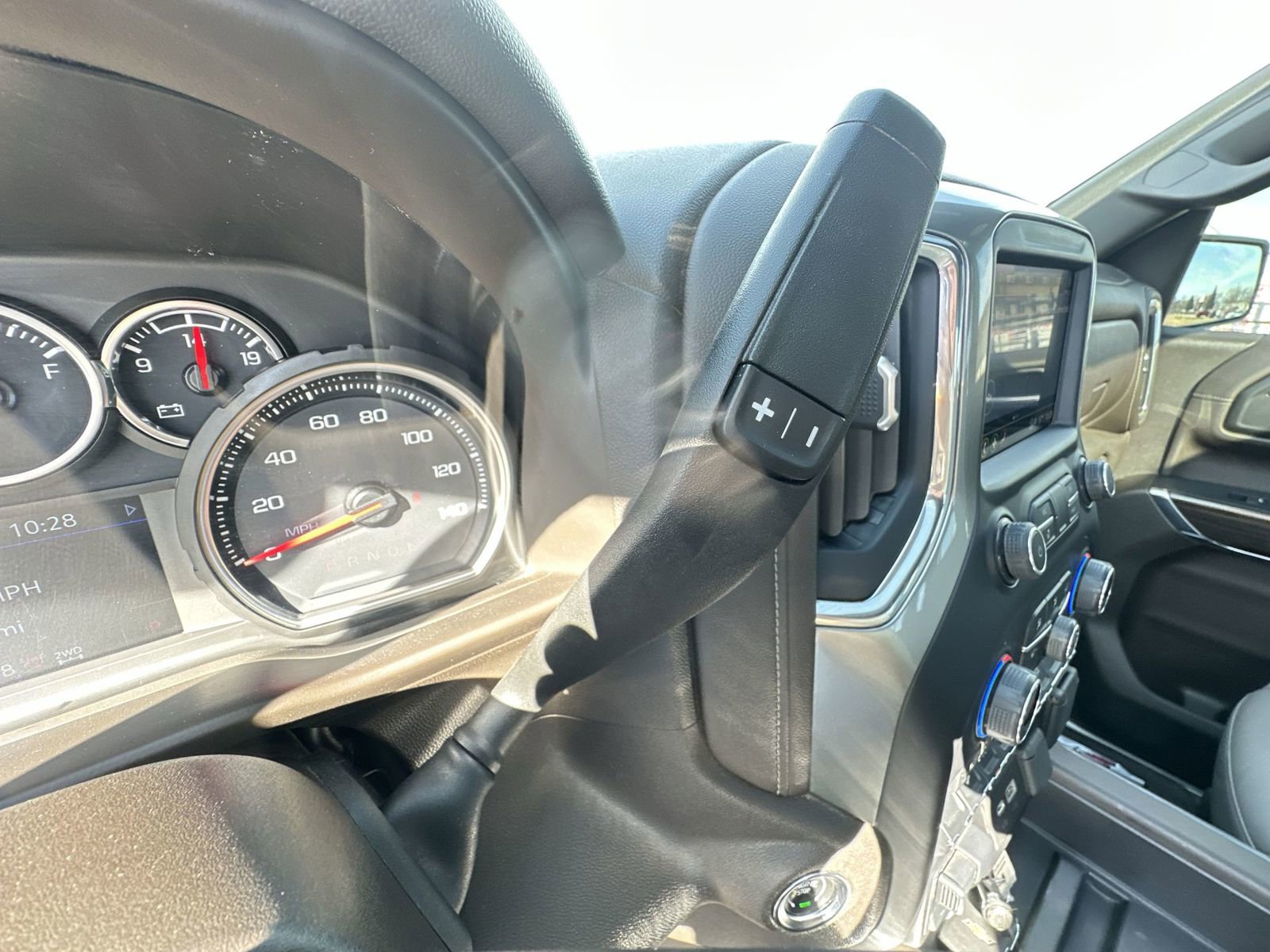 Used 2021 Chevrolet Silverado 1500 LT Trail Boss w/ Convenience Package II AWD/4WD image 15