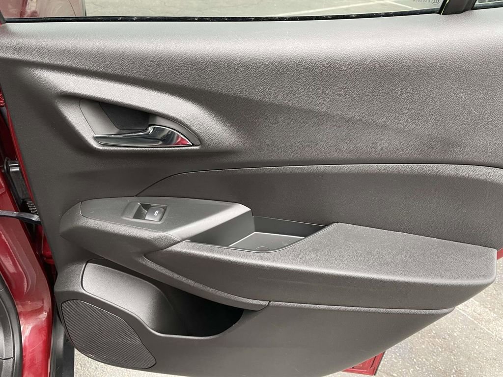 Used 2024 Chevrolet Trax ACTIV w/ Sunroof Package image 44