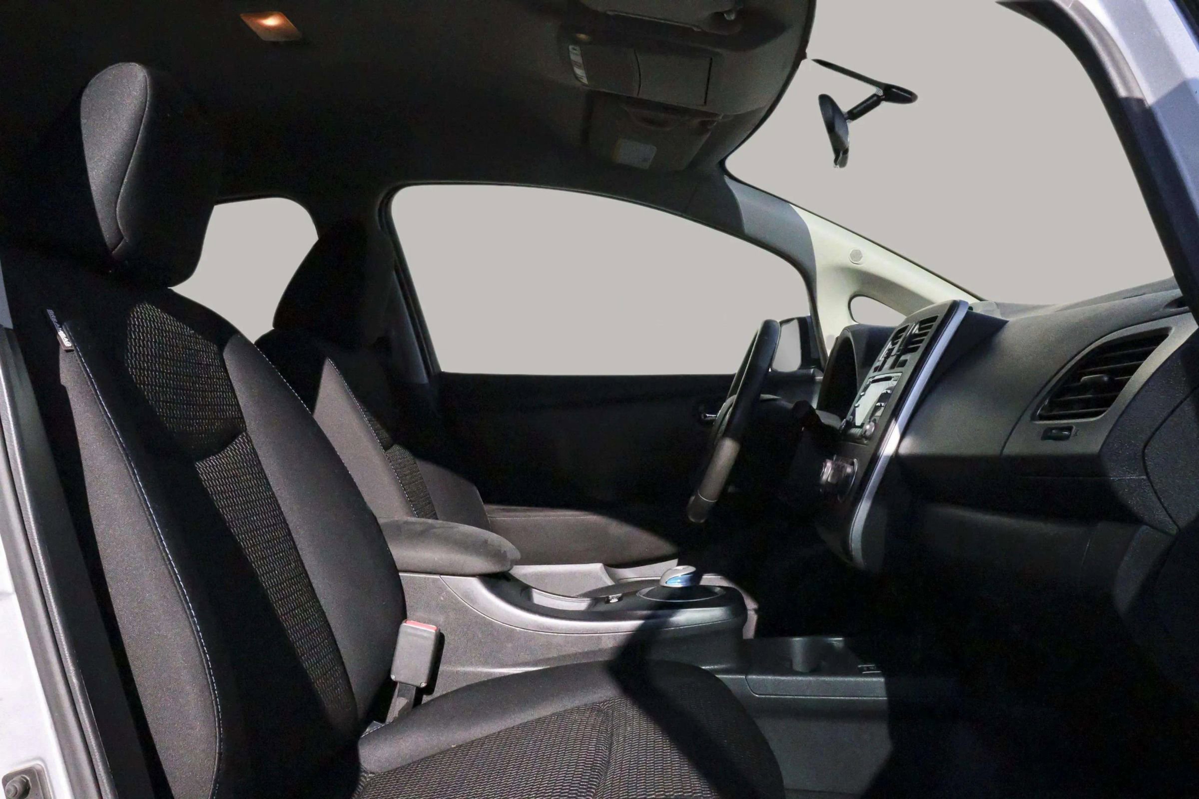 Used 2015 Nissan Leaf S image 34