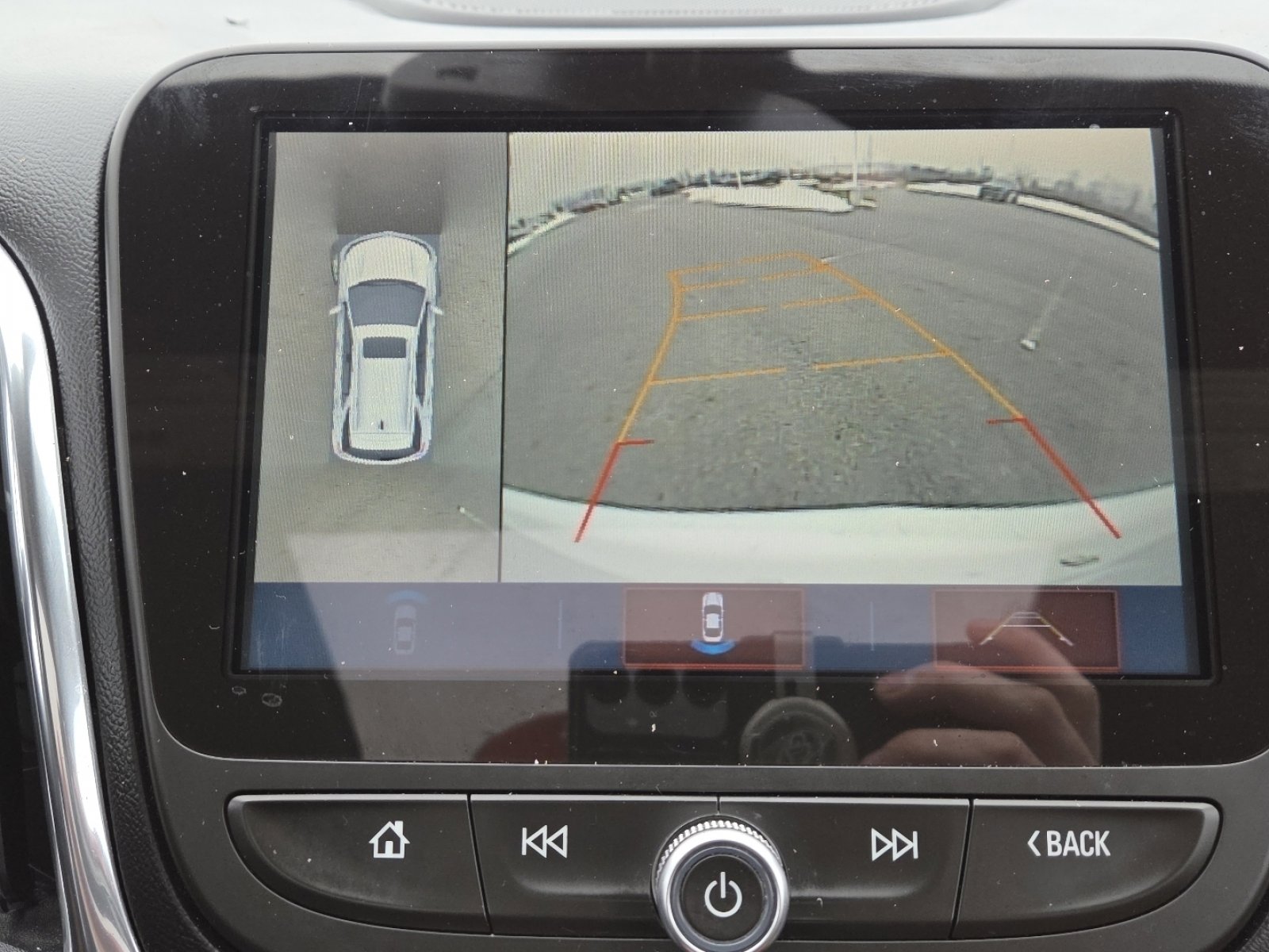 Used 2018 Chevrolet Equinox Premier image 8