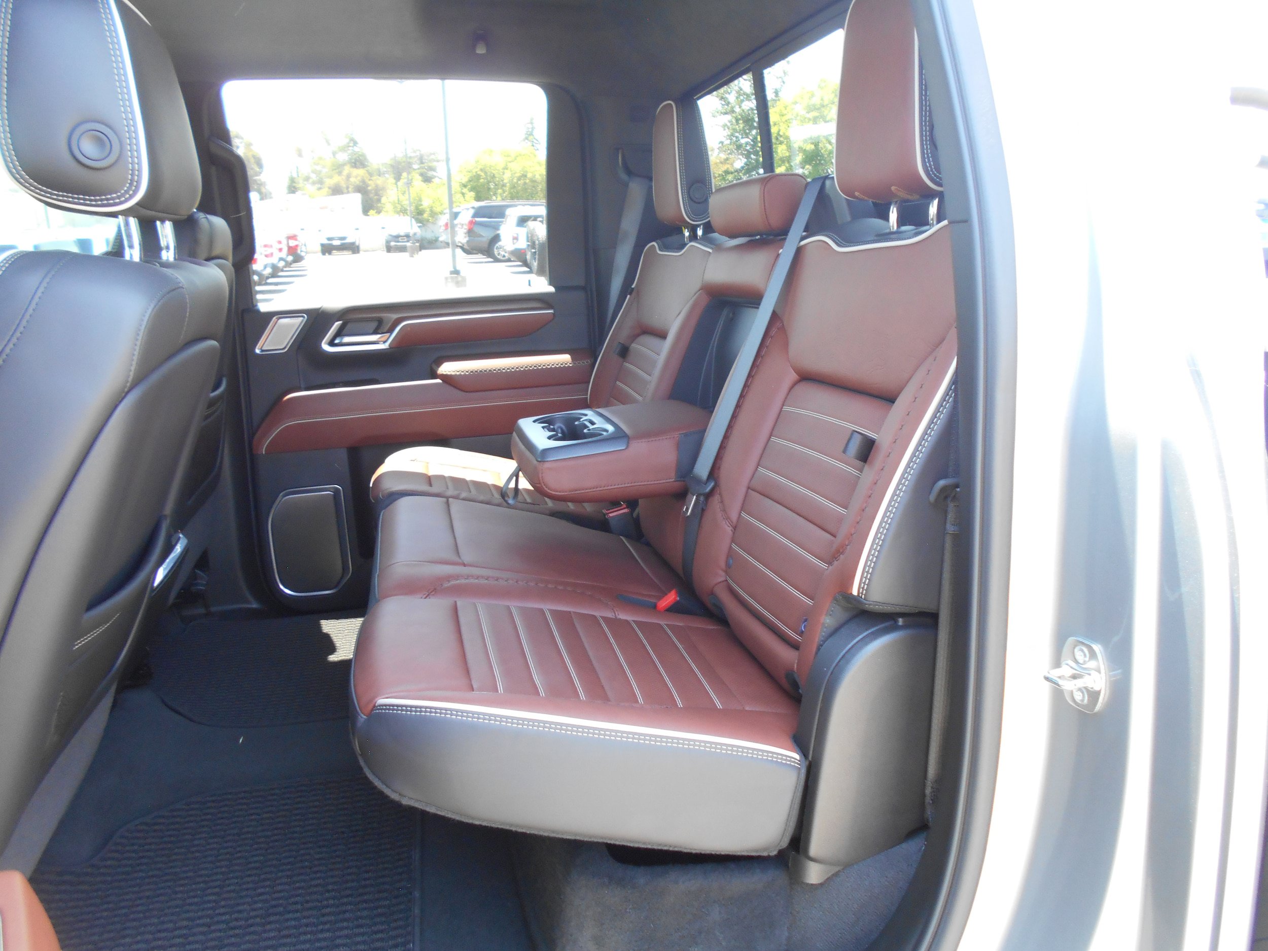 Used 2025 GMC Sierra 3500 Denali Ultimate AWD/4WD image 10