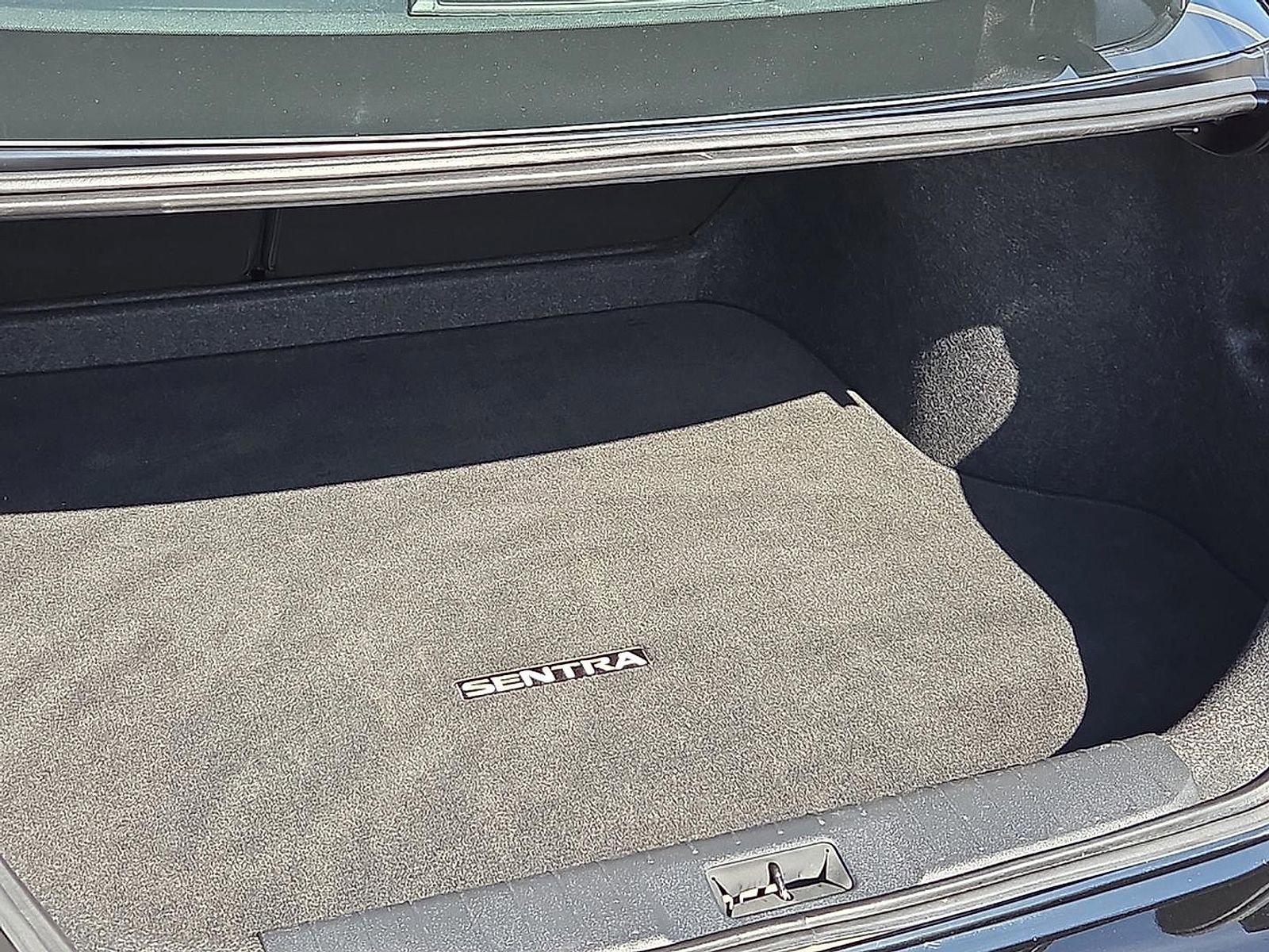Used 2025 Nissan Sentra S image 8