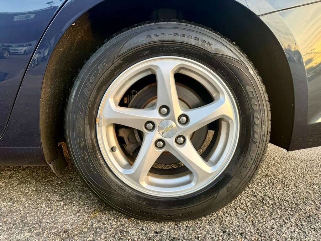 Used 2017 Chevrolet Malibu LS image 10