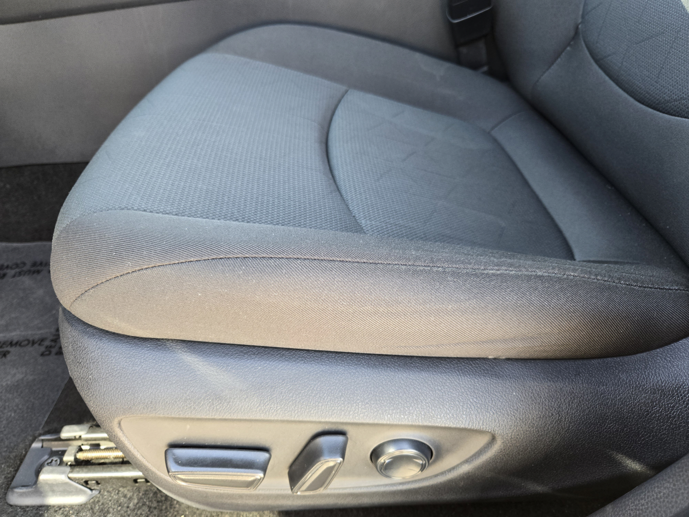 Used 2025 Toyota RAV4 XLE AWD/4WD image 22