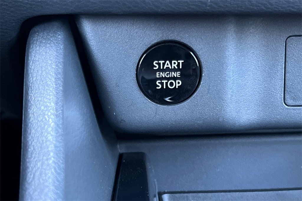 Used 2025 Nissan Rogue SV image 24