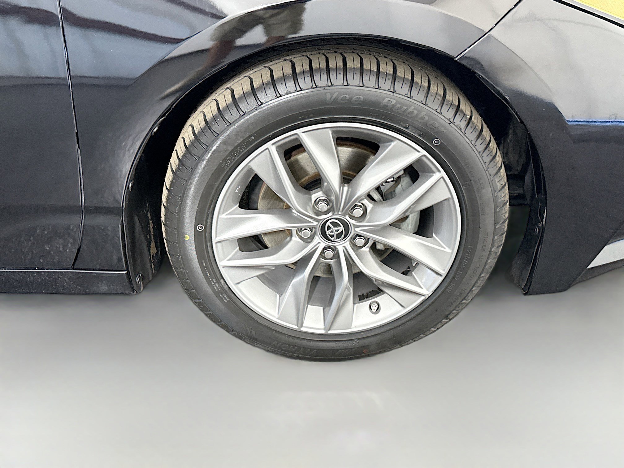 Used 2019 Toyota Avalon XLE w/ Moonroof Package FWD image 32