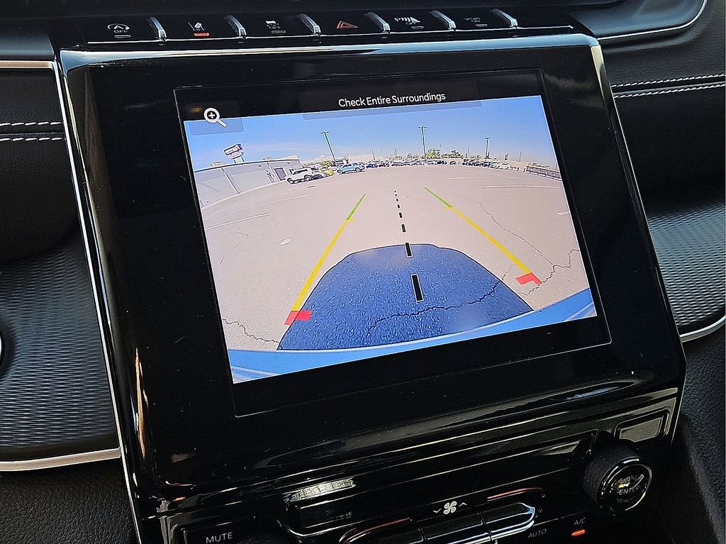 Used 2023 Jeep Grand Cherokee Laredo image 21