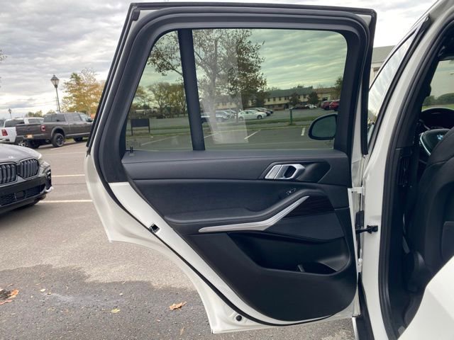 Used 2022 BMW X5 xDrive40i w/ Premium Package image 27
