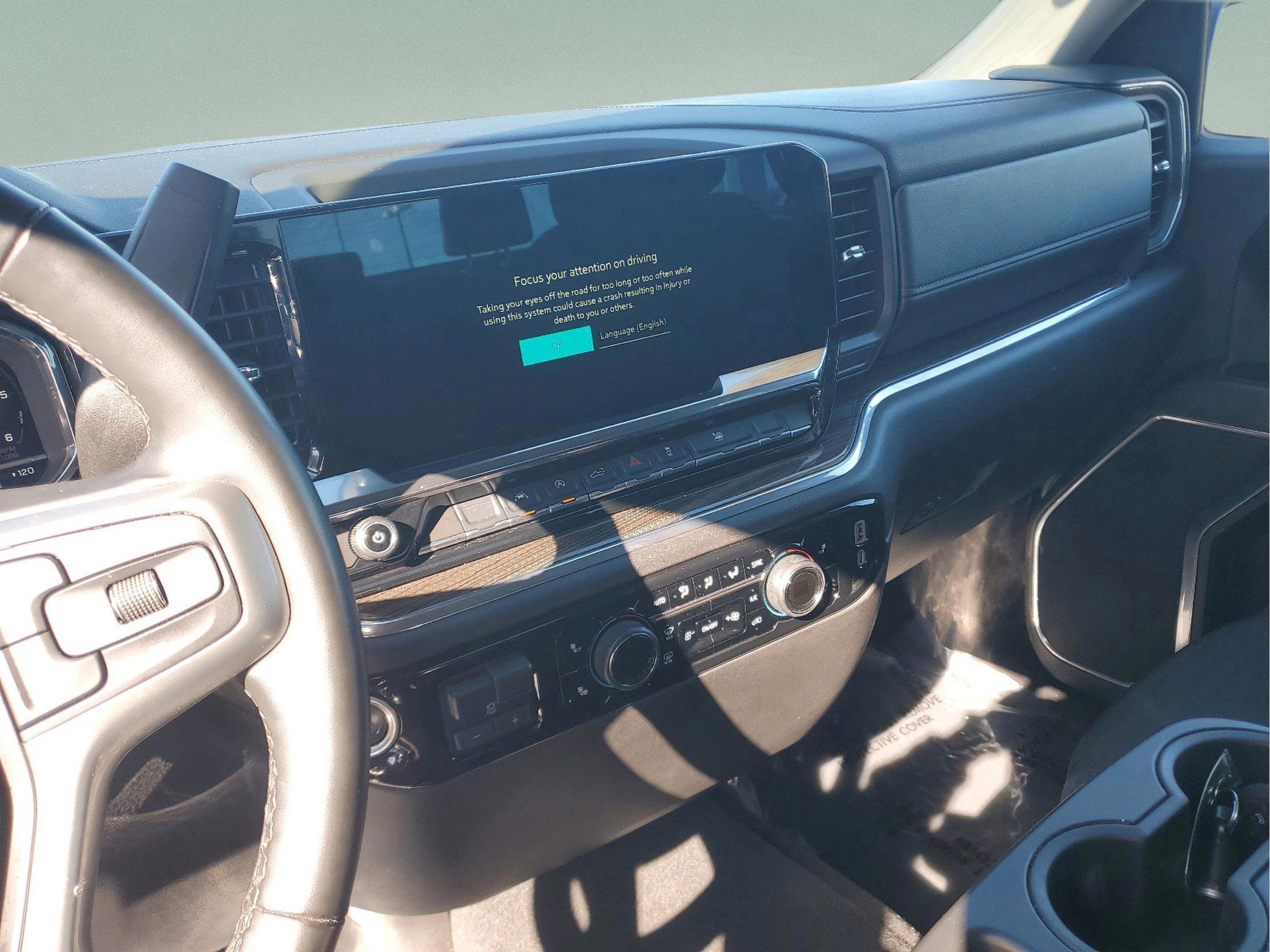 Used 2025 Chevrolet Silverado 1500 LT AWD/4WD image 23