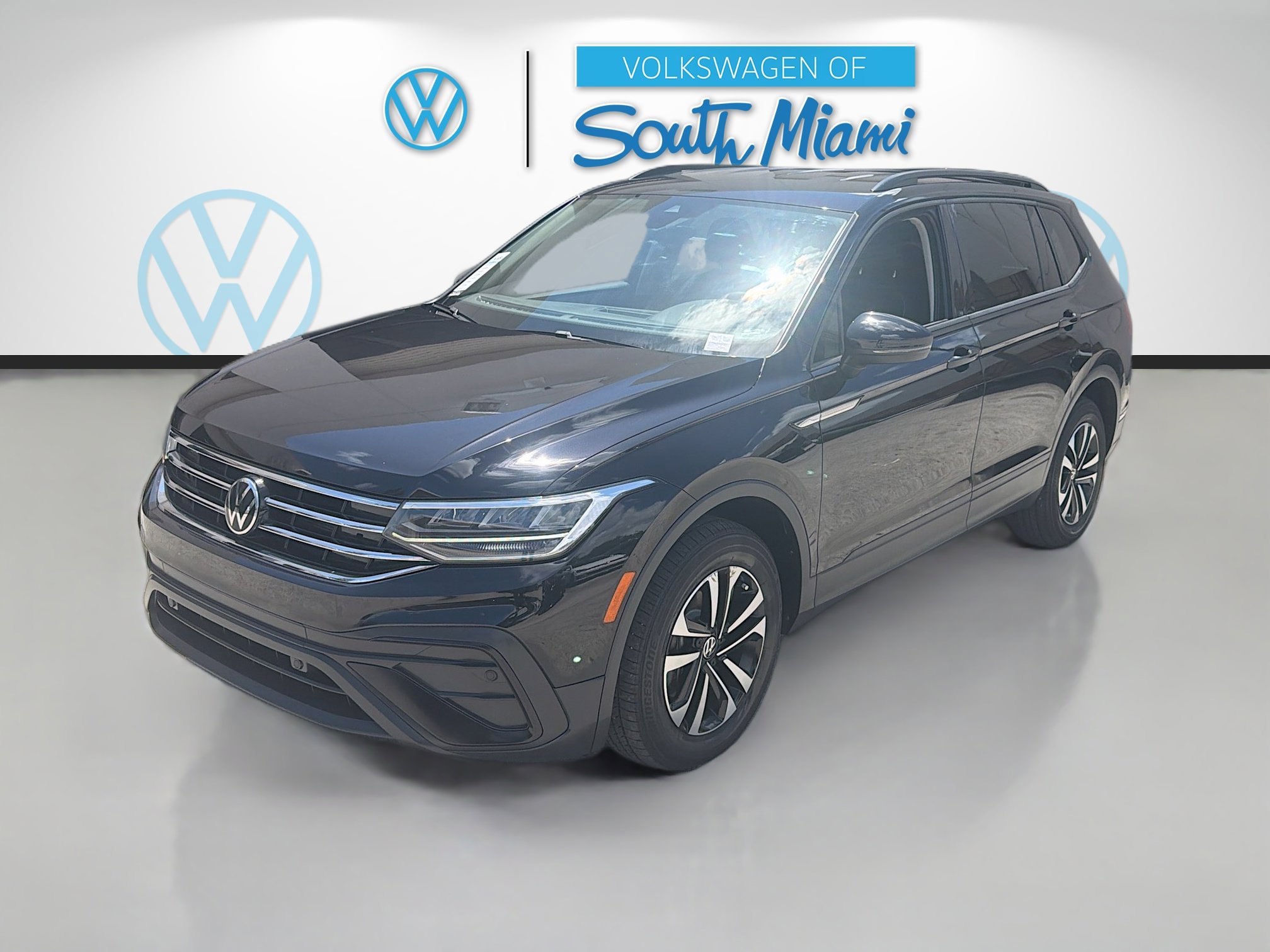 Used 2022 Volkswagen Tiguan S FWD image 3