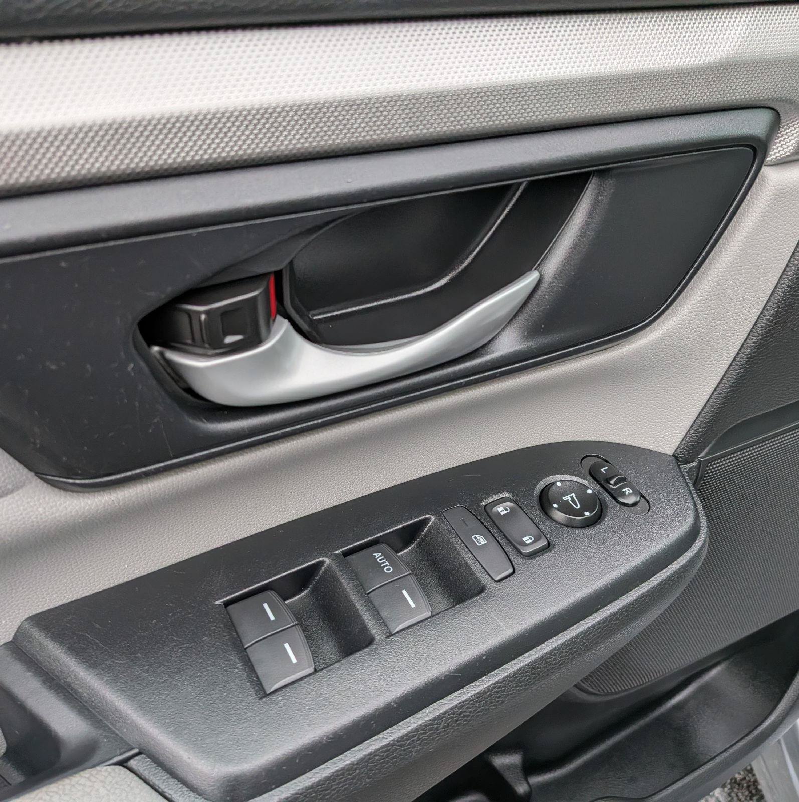 Used 2019 Honda CR-V LX image 14