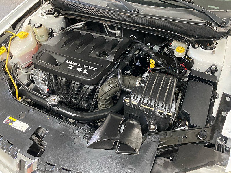 Used 2014 Dodge Avenger SE FWD image 16