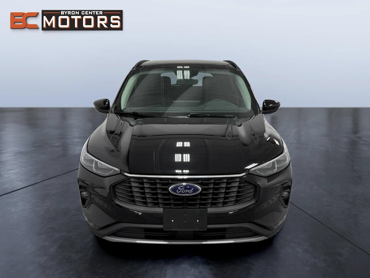 Used 2025 Ford Escape Platinum AWD/4WD image 8