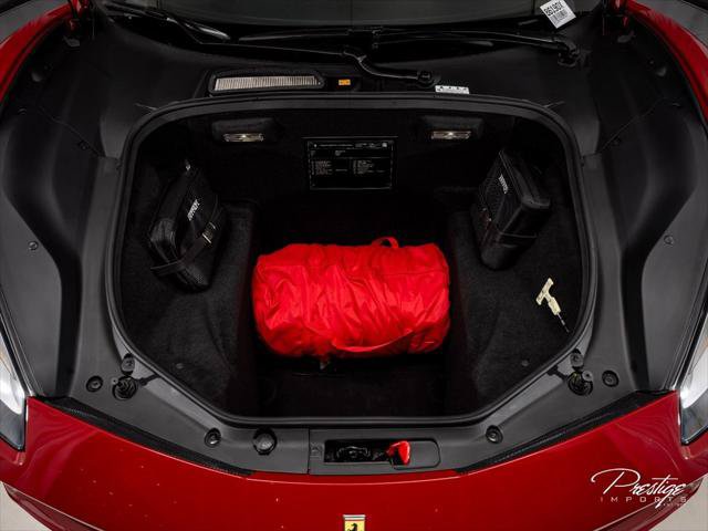 Used 2018 Ferrari 488 GTB RWD image 4