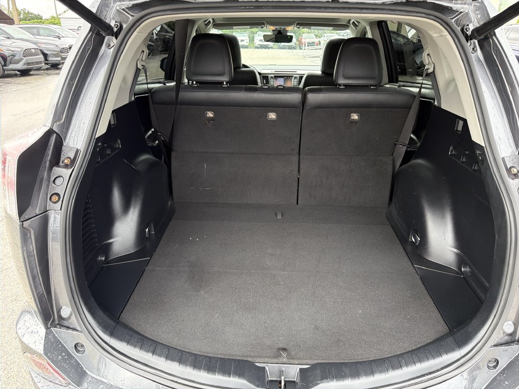 Used 2018 Toyota RAV4 Limited FWD image 11
