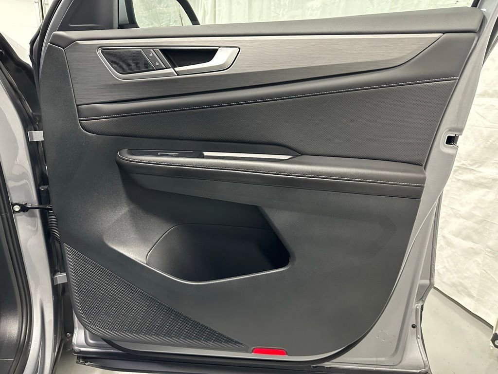 Used 2025 Volkswagen Atlas Cross Sport SE image 55