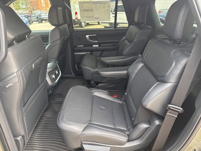 New 2025 Ford Expedition Platinum image 10