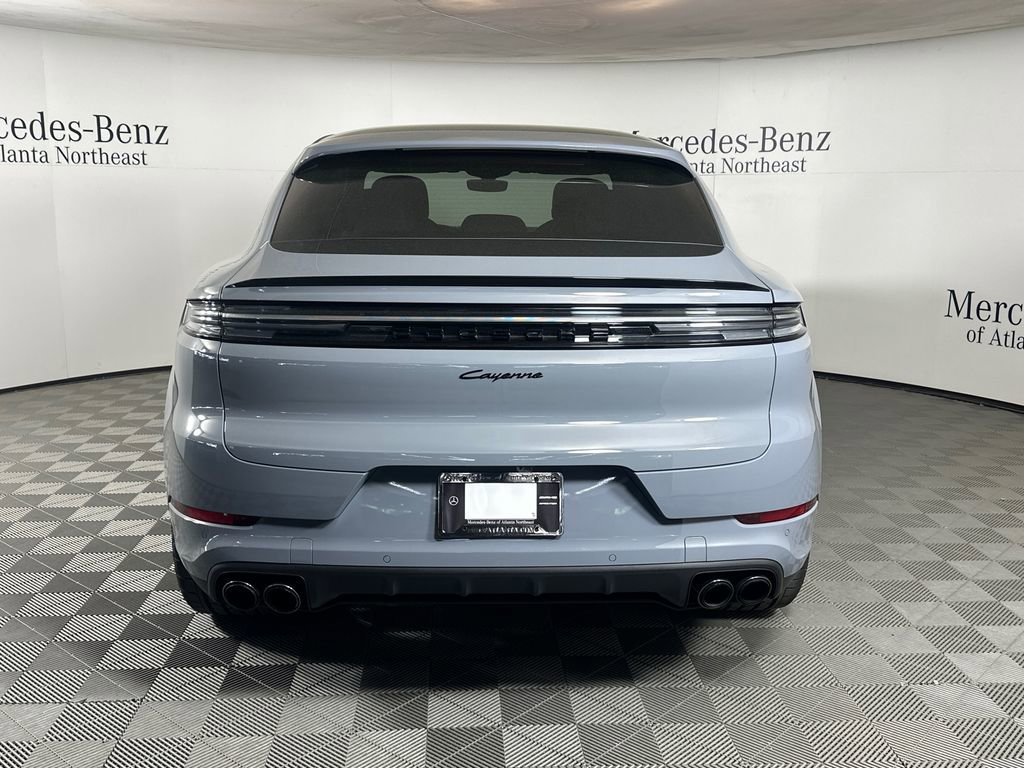 Used 2025 Porsche Cayenne Coupe image 6
