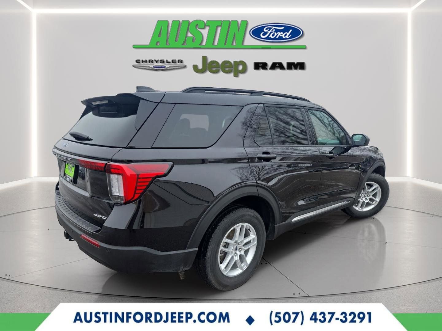 Used 2025 Ford Explorer Active image 5