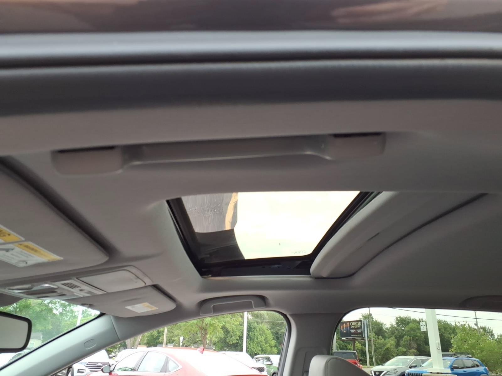 Used 2019 Honda CR-V Touring image 6