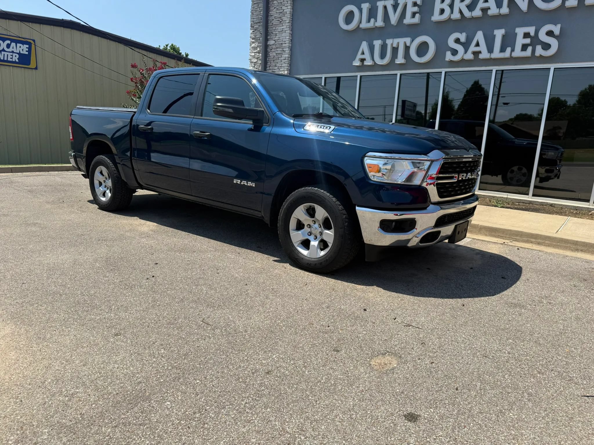Used 2023 RAM 1500 Big Horn AWD/4WD image 2