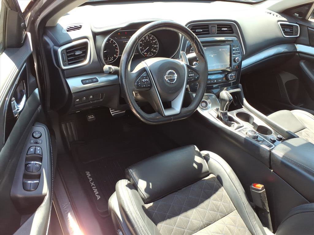 Used 2017 Nissan Maxima SR w/ Midnight Edition FWD image 17