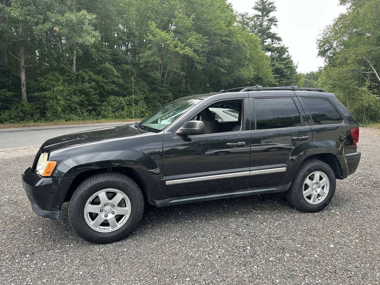 Used 2010 Jeep Grand Cherokee Laredo w/ Popular Equipment Group AWD/4WD image 27